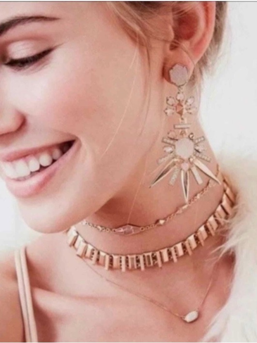 Kendra Scott Debra Necklace to choker Gold with iridescent stones - Picture 6 of 13